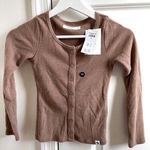 Girls size 7/8 Abercrombie Kids long sleeve waffle button tee in light brown